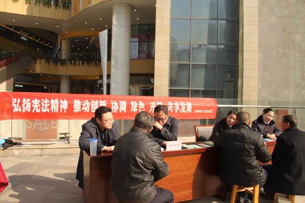 法官现场解答问题1.jpg 法官现场解答问题1.jpg