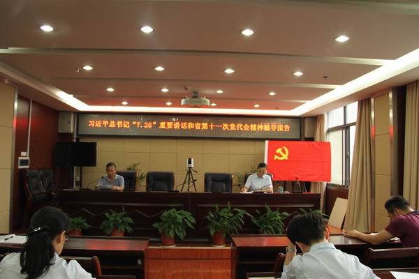 党员代表谈体会.jpg 党员代表谈体会.jpg