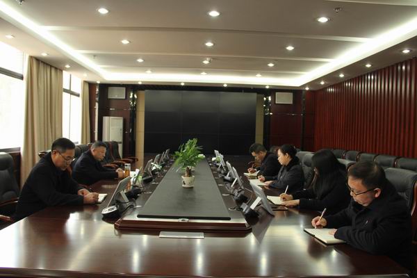 谈话现场.jpg 谈话现场.jpg