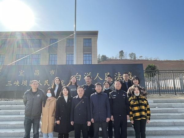 党日活动参观白洋法庭2.jpg